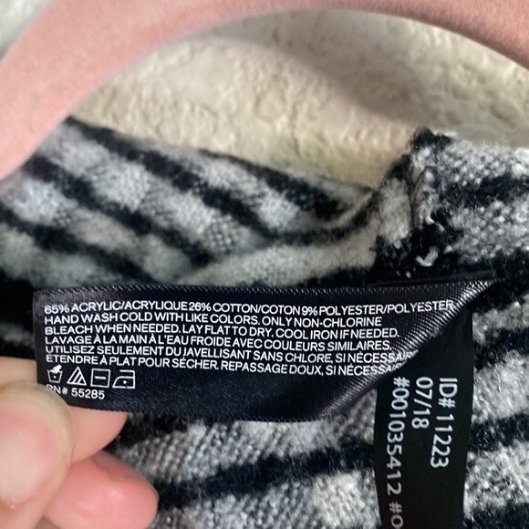 Express plaid striped windowpane one size hooded womens poncho top arm hole - Picture 5 of 11